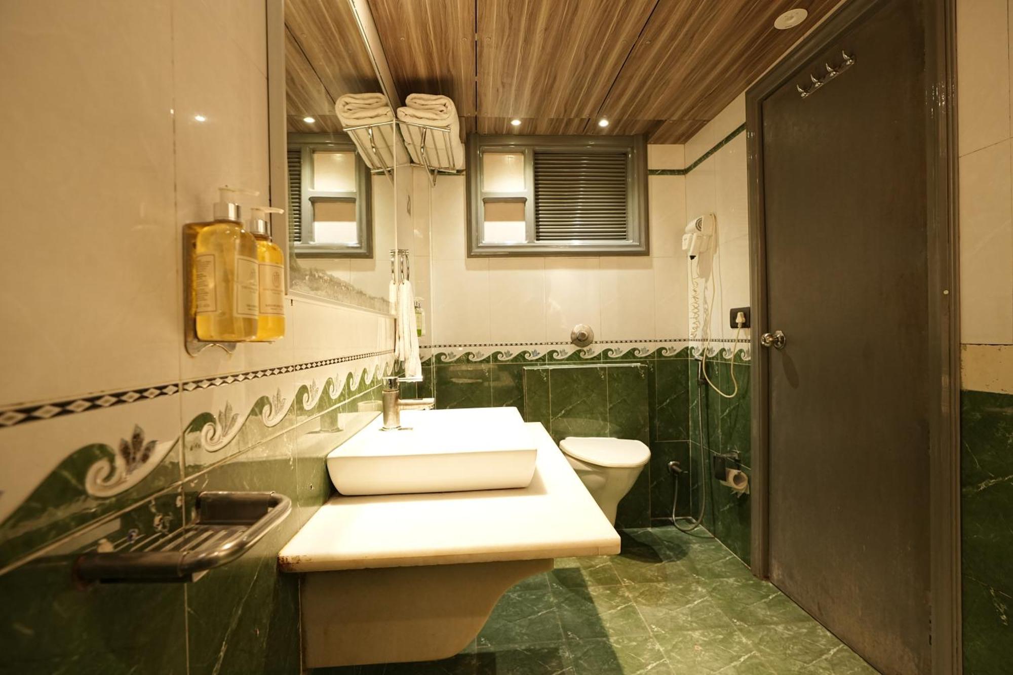 Empire Suites, نيودلهي المظهر الخارجي الصورة